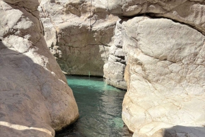 Oman: 4 päivän Wadi, Sur, aavikko, Nizwa ja Muscat -kiertue