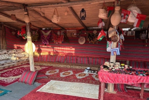 Oman: 4 päivän Wadi, Sur, aavikko, Nizwa ja Muscat -kiertue