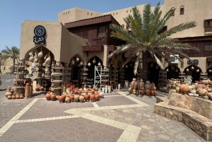 Oman: 4 päivän Wadi, Sur, aavikko, Nizwa ja Muscat -kiertue