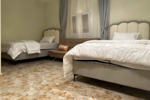 Omã: excursão de aventura de 5 dias com fortes, souqs e montanhas