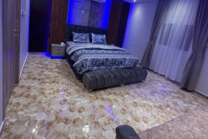 Omã: excursão de aventura de 5 dias com fortes, souqs e montanhas