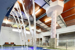 Omã: excursão de aventura de 5 dias com fortes, souqs e montanhas