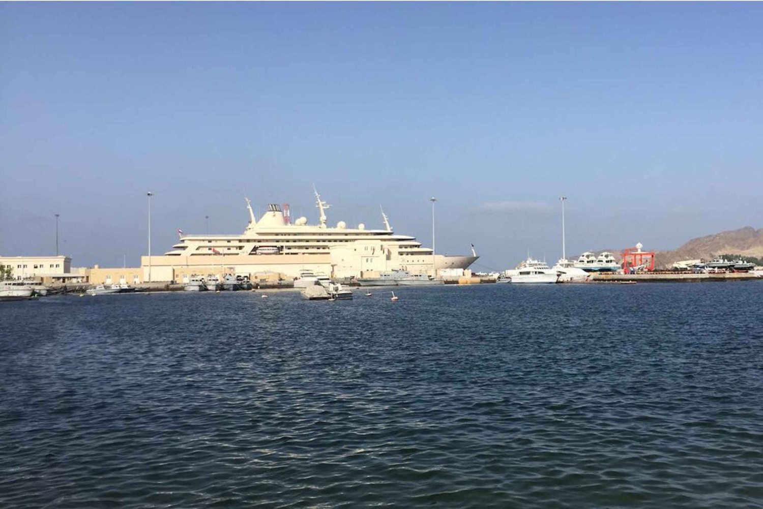 Oman: tour della città di Mascate in auto elettrica con guida