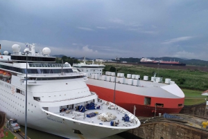 Panama City: Small-Group Miraflores Locks and City Tour