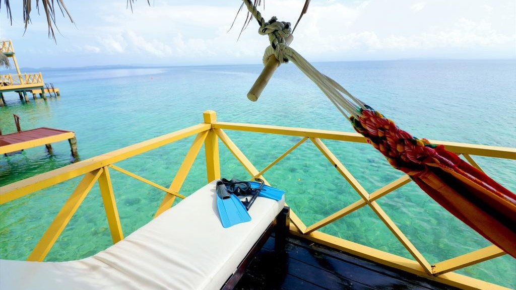 Punta Caracol Acqua Lodge