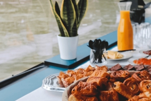 Париж: Круиз по Сене с бранчем