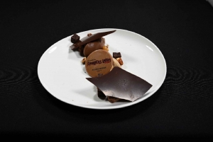 Paris: 3-Course Dinner Cabaret Show at Paradis Latin Theater