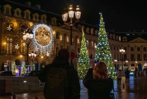 Tour a piedi delle luci di Natale a Parigi con guida locale