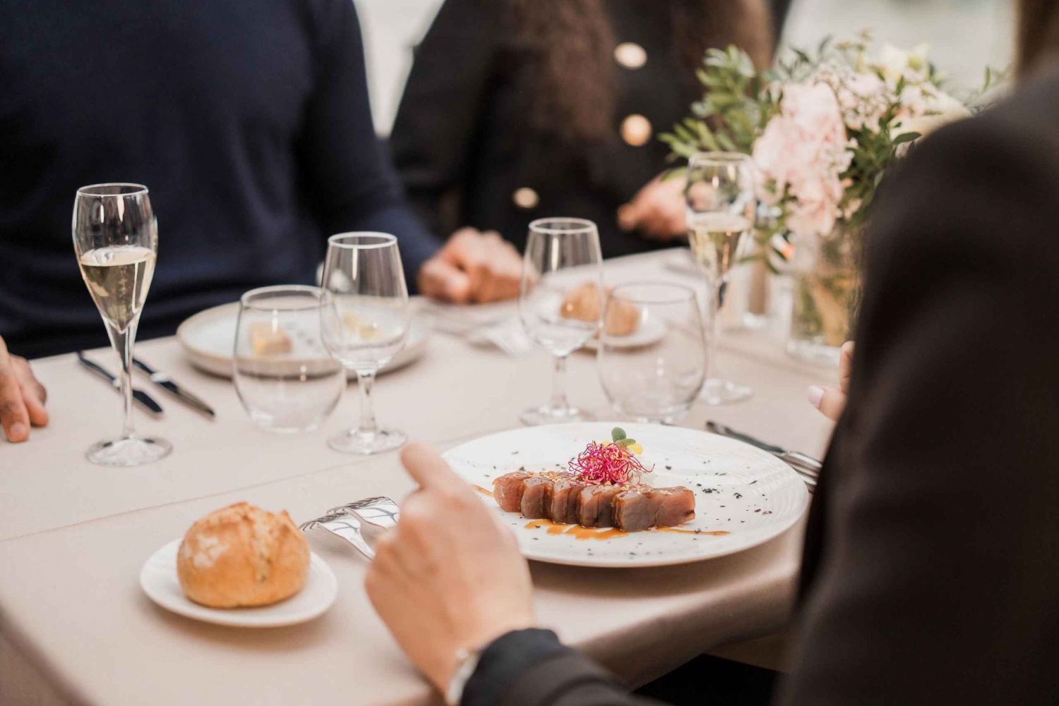 Paris : Lunchkryssning med julbord på floden Seine