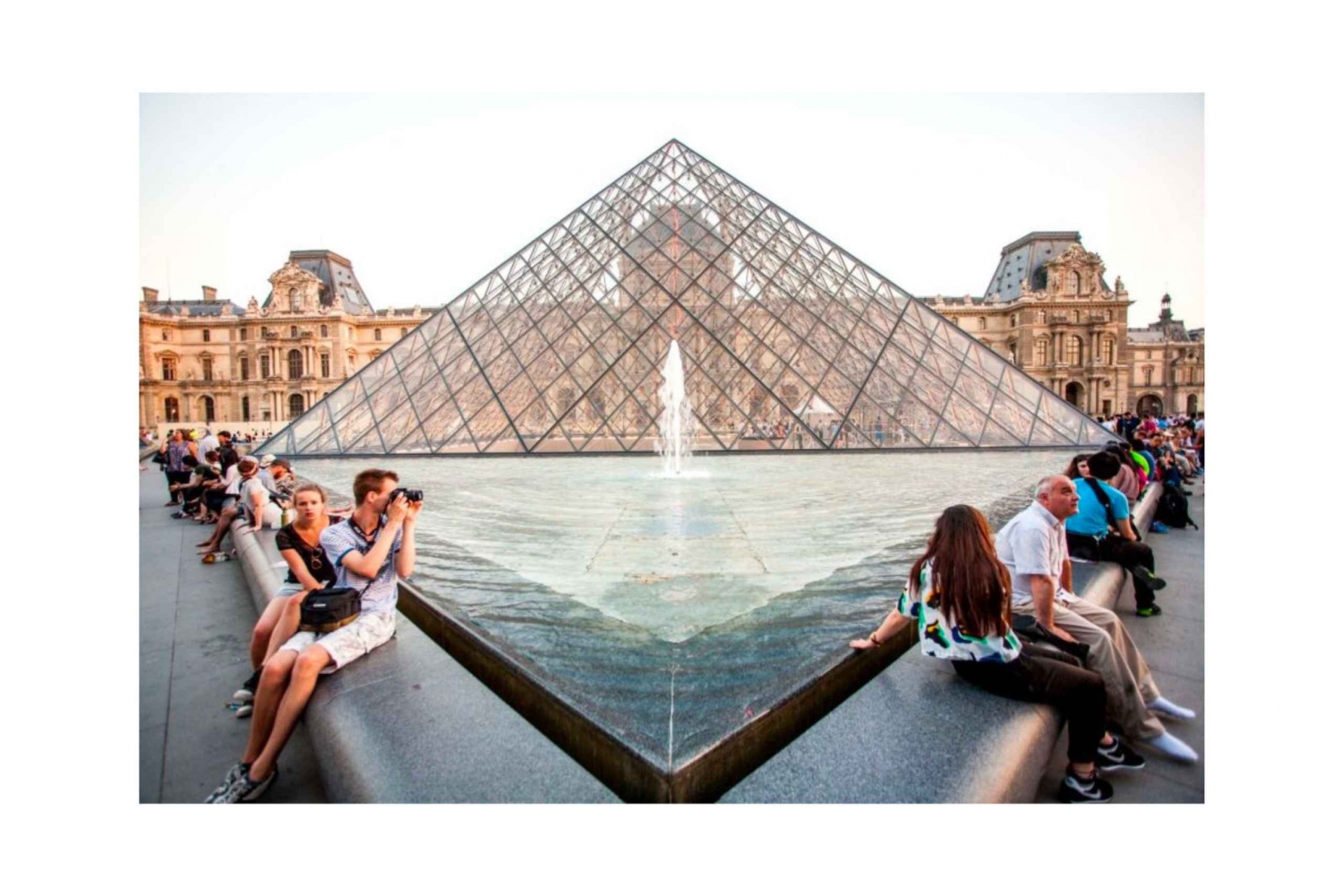 Paris: Priority Access, Guided Louvre Museum Tour w/ Expert
