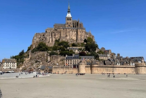 Paris: Dagstur til Mont Saint-Michel med kinesisk turguide