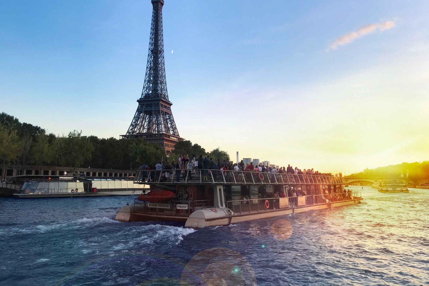 Paris : croisière du Nouvel An avec champagne et lumières de la ville