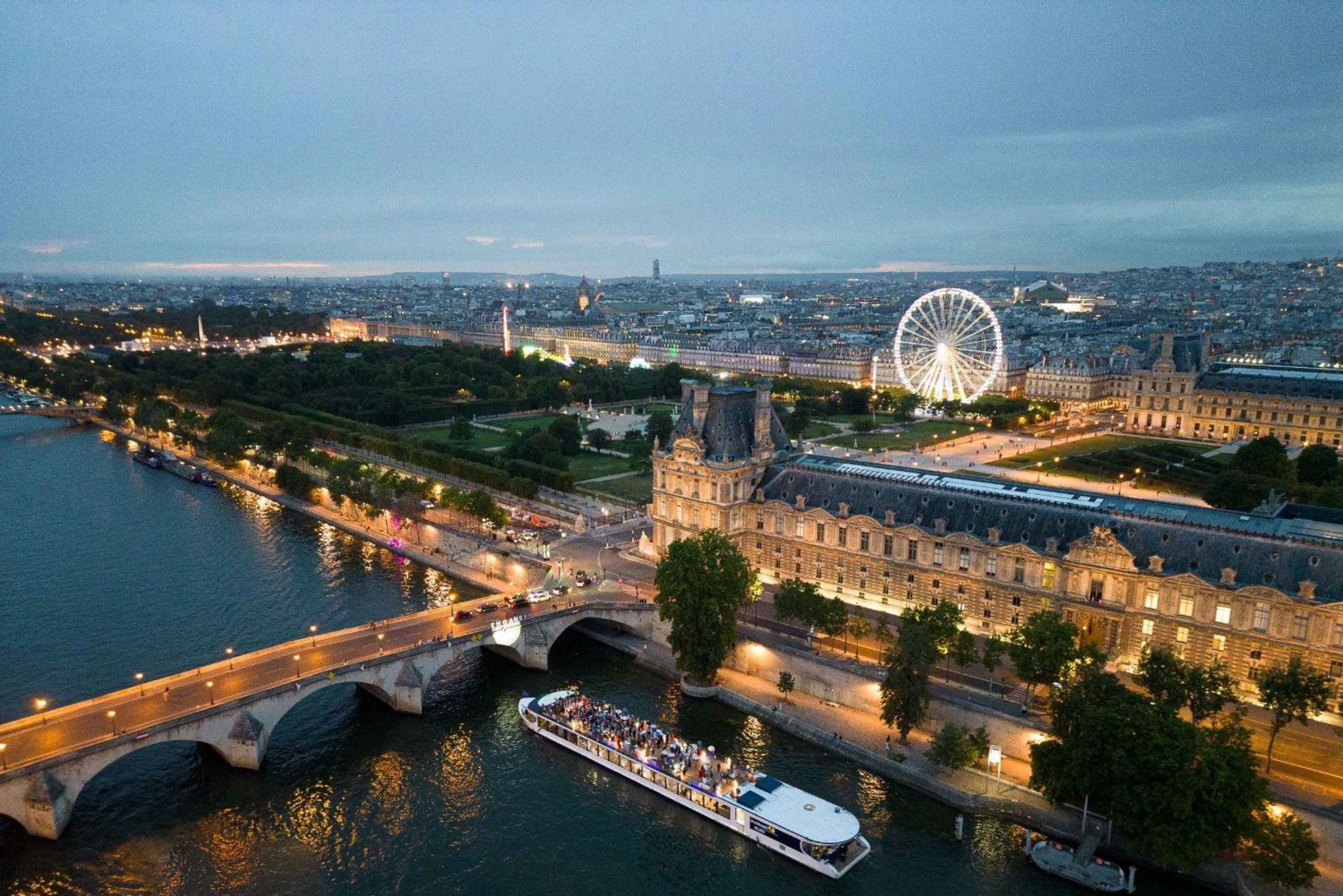 Paris New Year's Eve Dinner Cruise Early Service