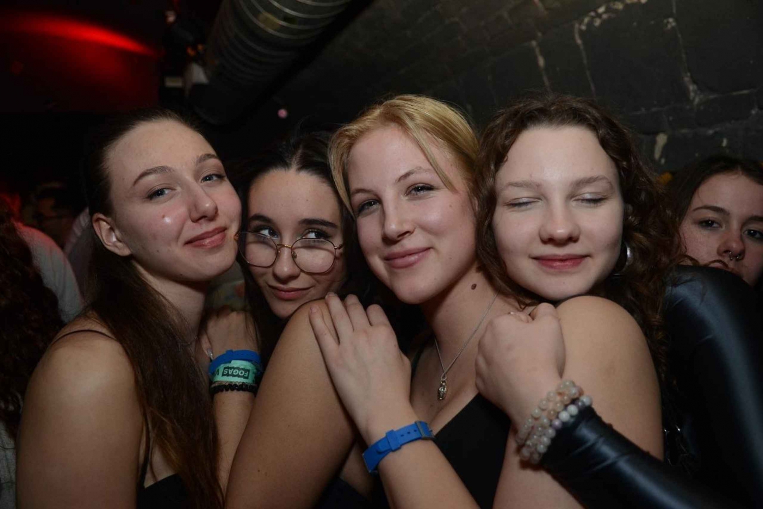 Париж: Поход по пабам с шотами и входом в ночные клубы