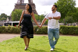 Paris : séance photo professionnelle privée à la tour Eiffel