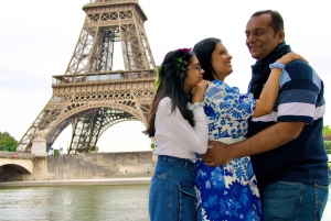 Paris : séance photo professionnelle privée à la tour Eiffel
