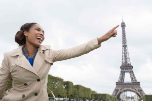 Paris : séance photo professionnelle privée à la tour Eiffel