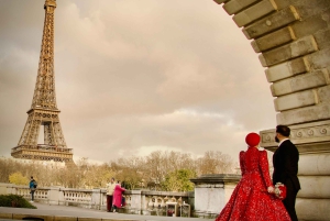 Paris : séance photo professionnelle privée à la tour Eiffel