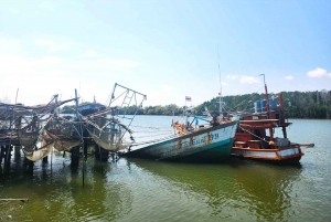 From Pattaya: Private Rayong Adventure Hike and Kayak Trip