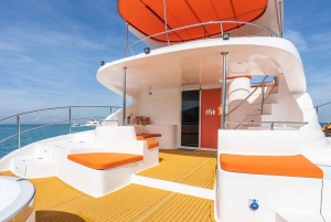 Pattaya: Private Luxury Catamaran Island Discoveries