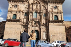 クスコ：サパンティアナ水道橋を訪れる市内ツアーをご案内いたします