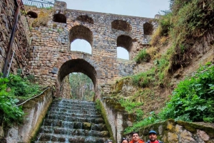 クスコ：サパンティアナ水道橋を訪れる市内ツアーをご案内いたします