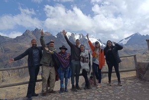 Depuis Cuzco : excursion guidée à la montagne aux sept couleurs (option 6 h 30)