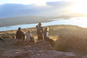 Da Puno: Tour Uros, Amantani e Taquile 2 giorni con Peña Show Folcloristico