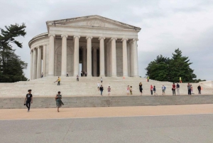 NYC: Niagara Falls, Toronto, Philadelphia, DC 5-Day Tour