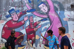 Phuket: Old Town Street Art Walk & Tile Painting Workshop