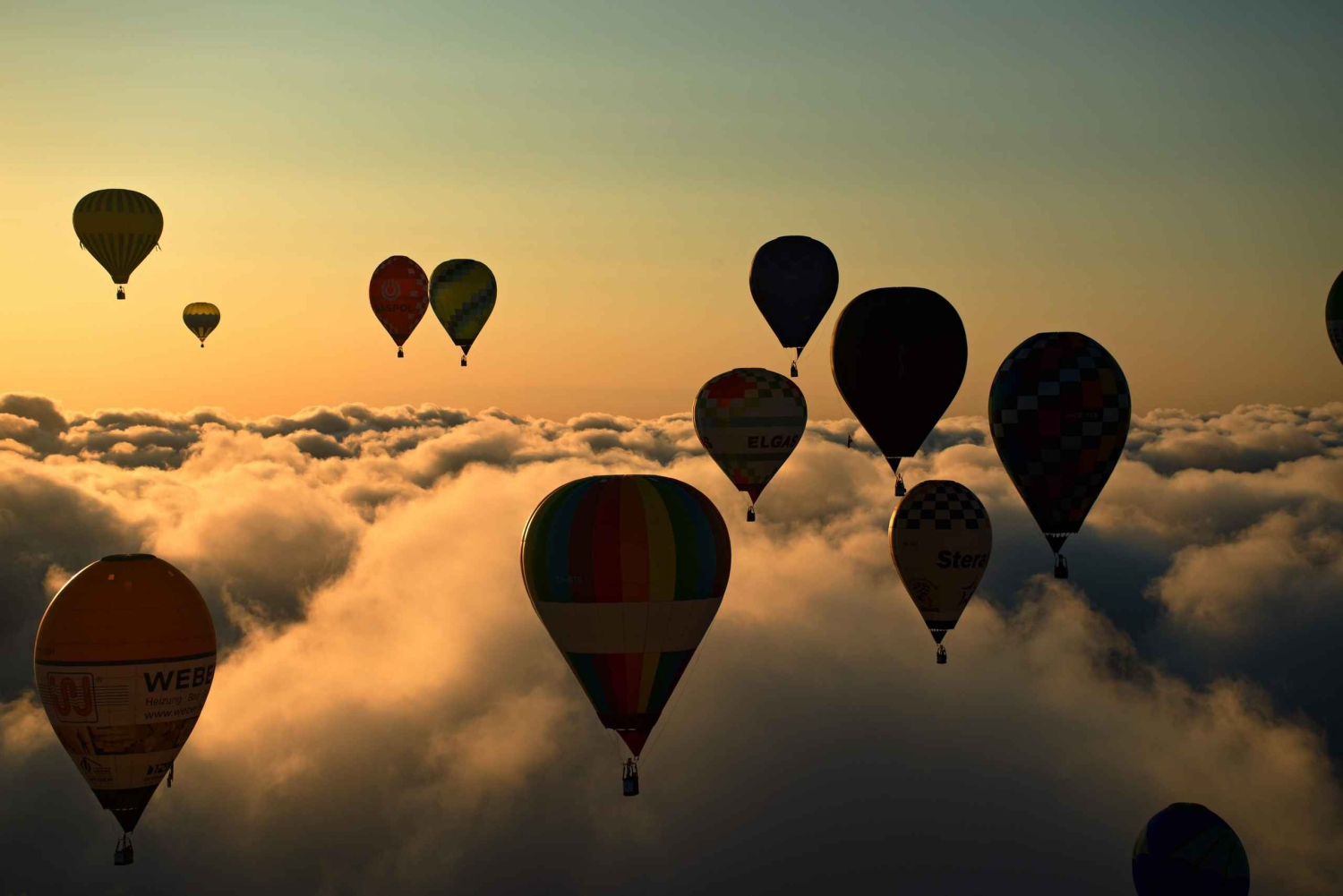 Från Prag: Privat luftballongflygning Karlstejn slott