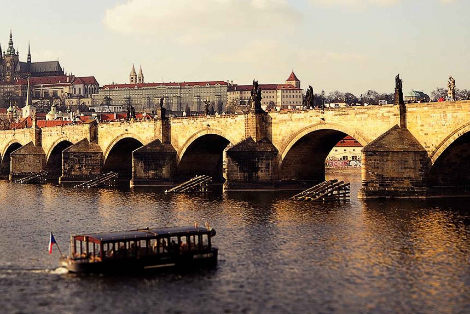 Praha: 2 timer byrundtur + 1 time båtcruise