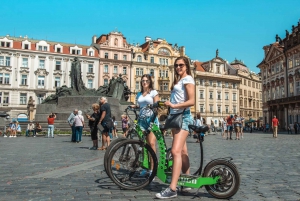 Praga: tour de 4 horas por la ciudad en Segway y e-scooter
