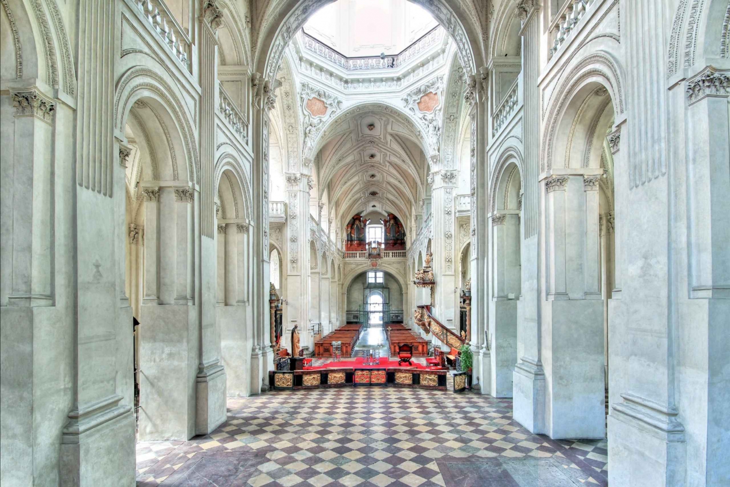 プラハ: A. ヴィヴァルディ - 聖サルヴァトール教会の四季