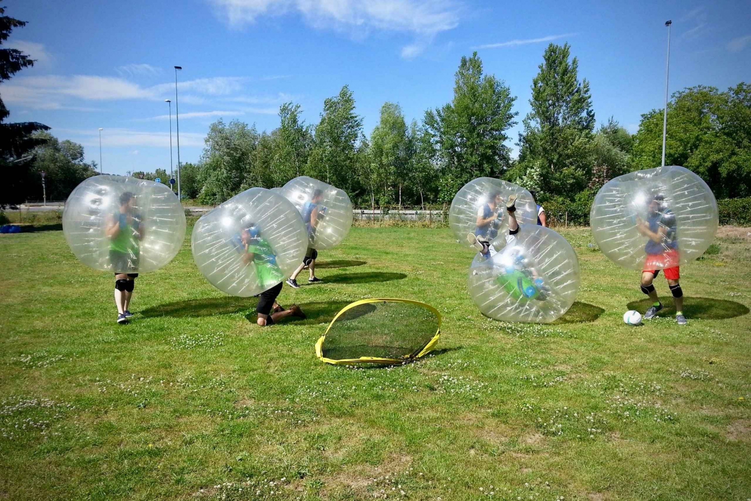 Praha: Bubble Football ja jousiammunta Combo Experience -kokemus.