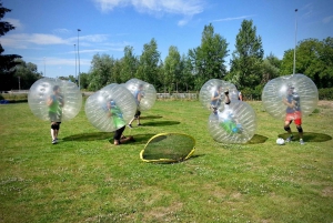 Prag: Bubble Football und Bogenschießen als Kombi-Erlebnis