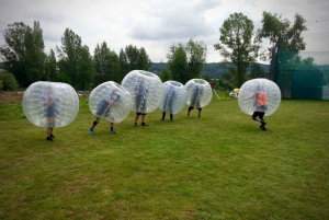 Prag: Bubble Football und Bogenschießen als Kombi-Erlebnis