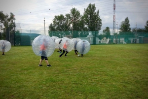 Prag: Bubble Football und Bogenschießen als Kombi-Erlebnis