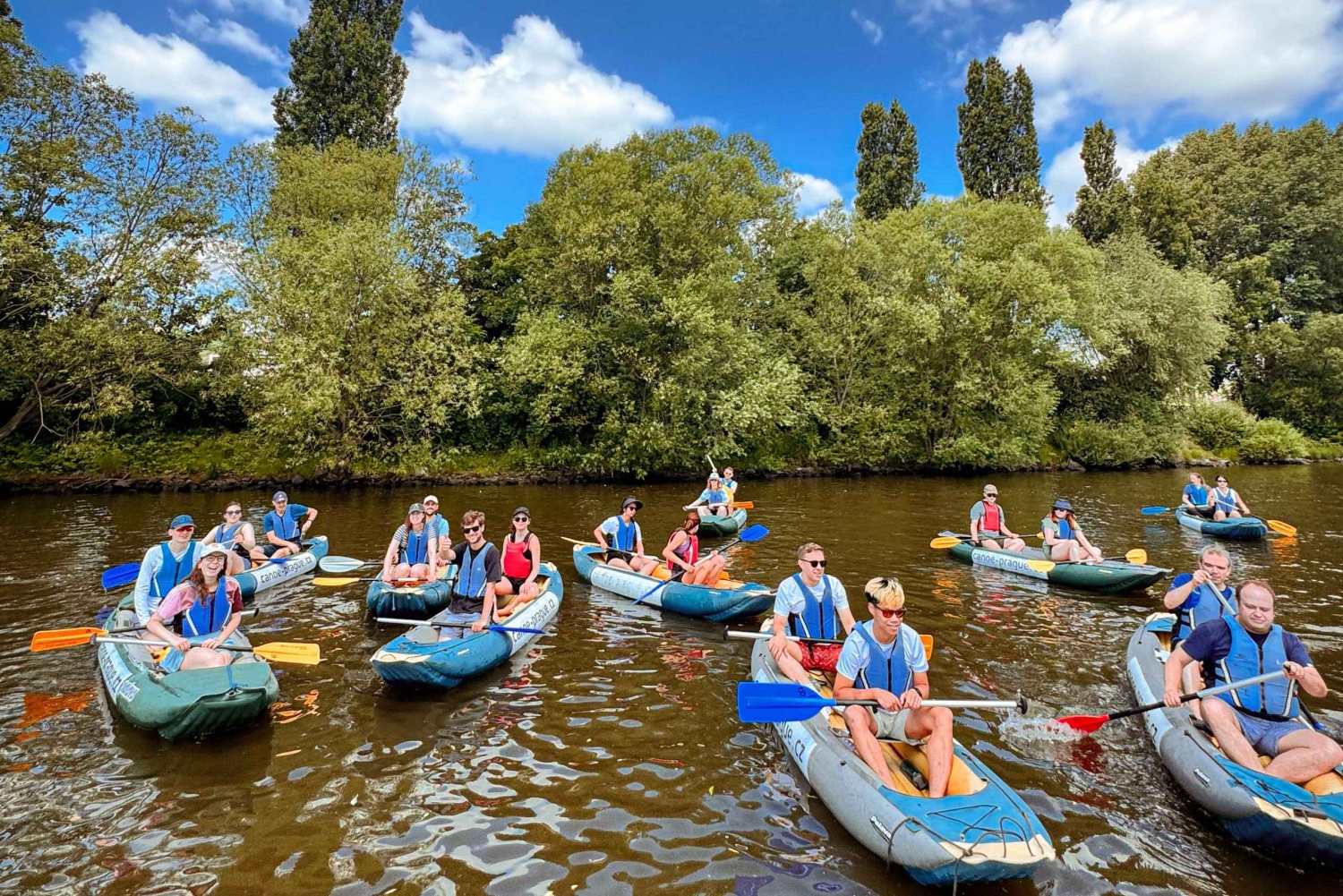 プラハ：ガイド付きカヌーツアー（最後のサプライズ付き）