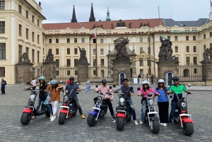 Praga: Tour guidato in e-scooter con pneumatici grassi