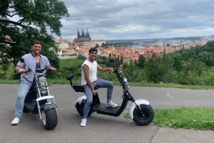 Praga: Tour guidato in e-scooter con pneumatici grassi