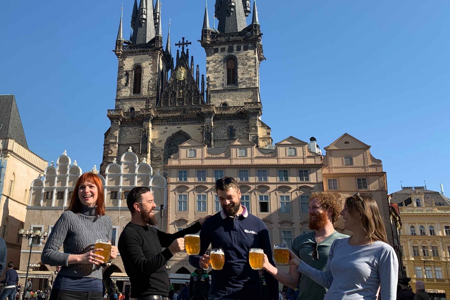 Praag: Rondleiding door historische kroegen met drankjes