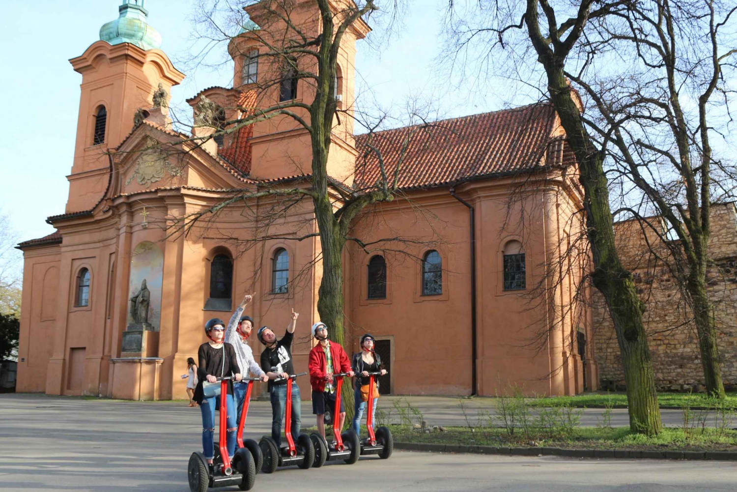 Prag Segway-Tour mit den ältesten Klöstern und kostenlosem Taxi