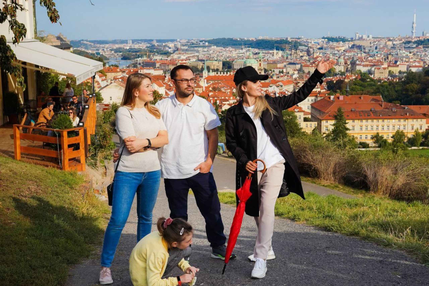 プラハで最も美しい散歩：プラハ城と修道院の眺めをお楽しみください