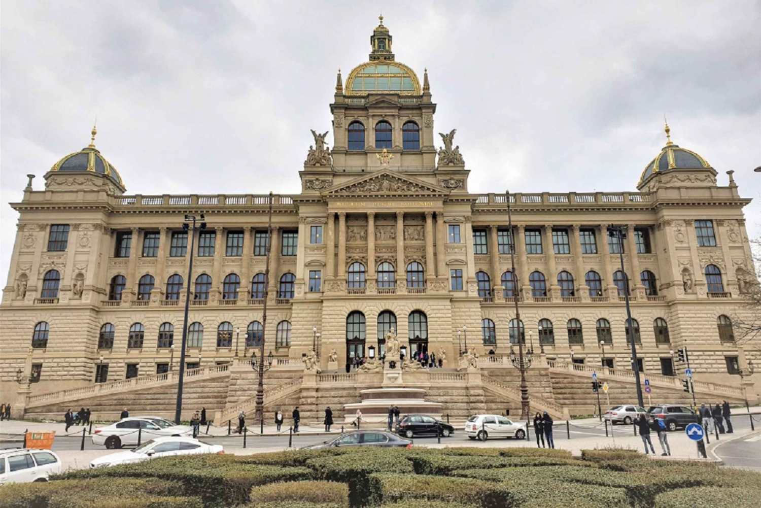 Prag: Gamla stan Old Town Tour & National Museum Biljett som låter dig hoppa över kön