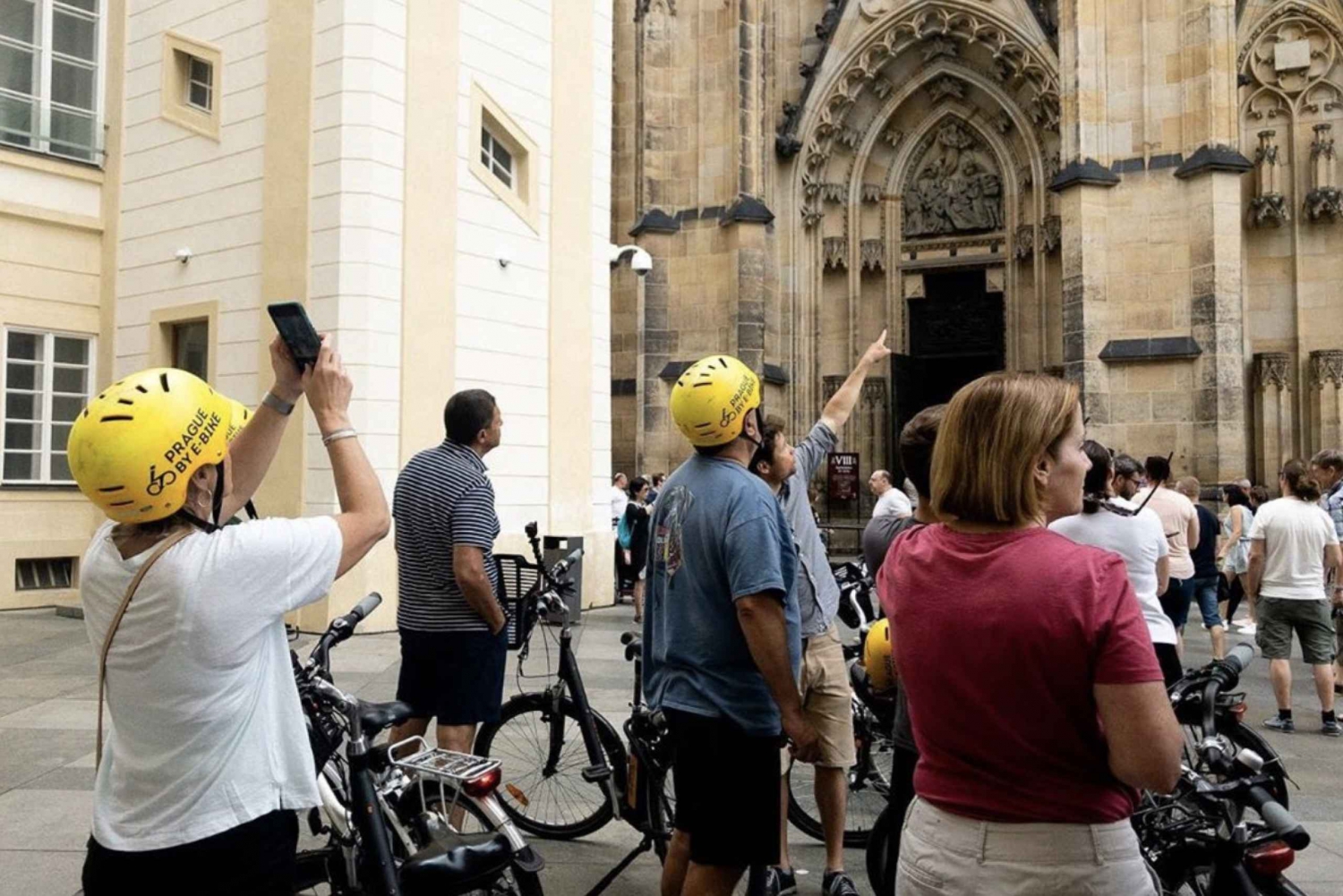 Praha: Yksityinen vaihtoehtoinen ja historiallinen e-Bike Tour
