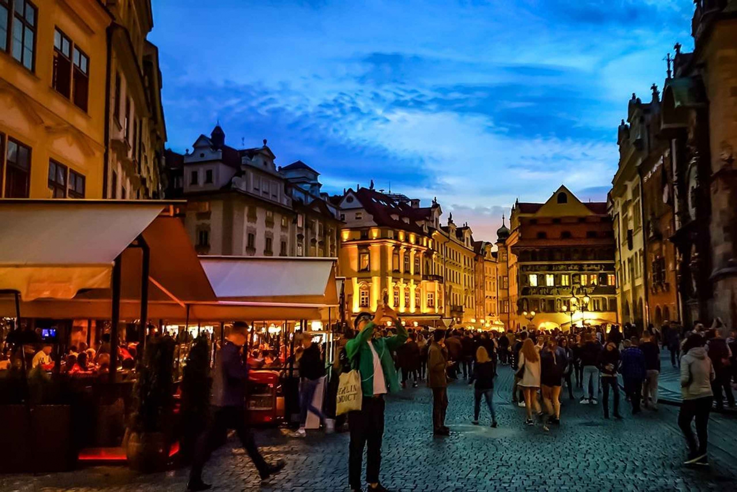 Praga à noite: Castelo, Ponte Carlos e Cidade Velha