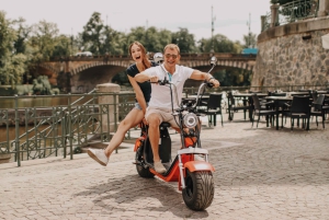 Praag: VIP privétour van 3 uur op een E-scooter met gids