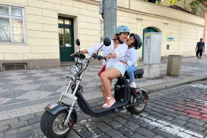 Praag: VIP privétour van 3 uur op een E-scooter met gids
