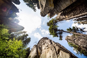 Prywatna jednodniowa wycieczka samochodem z Pragi do Rock City bez kolejki